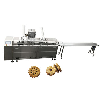 Buen precio Máquina de sandwich de galletas de carril único de 4.5kw máquina de galletas llena con sistema de transporte en línea